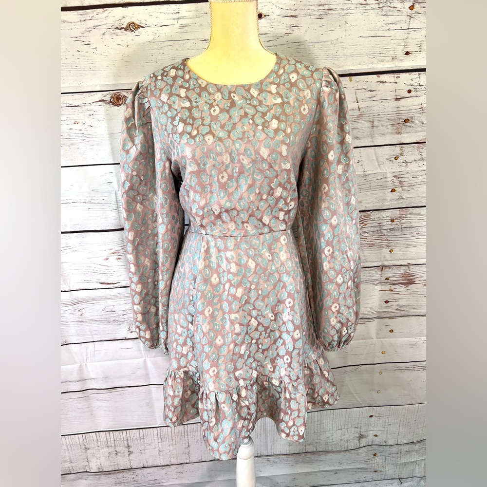 Fate Woman’s Blue and Pink Cheetah Print Mid Weight Long Sleeve Dress Size Large